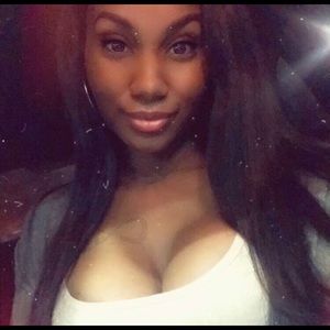 Meet your Posher, Loury